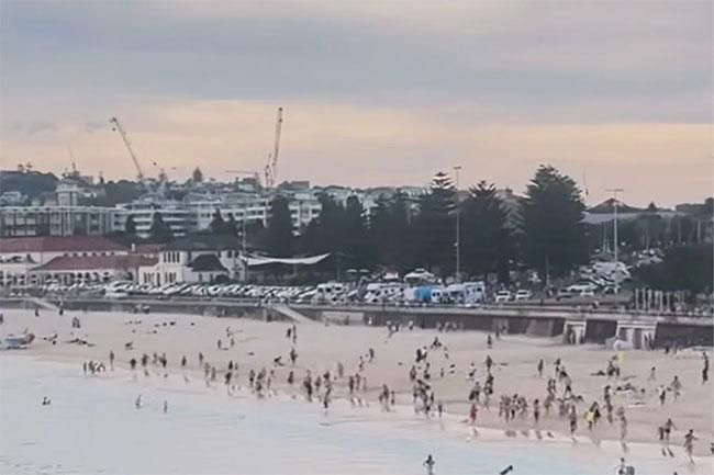 Gunshots heard in Sydney’s Bondi Beach as police urge people to stay away