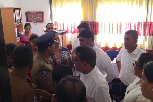 Opposition calls revote on Galle MC’s budget after mayor leaves