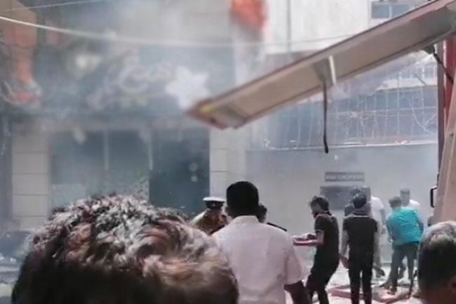 Fire breaks out at two shops in Kiribathgoda