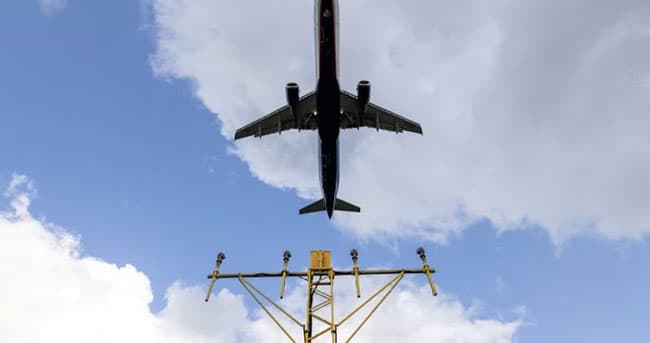 Moscow airports shut over Ukrainian drone threat