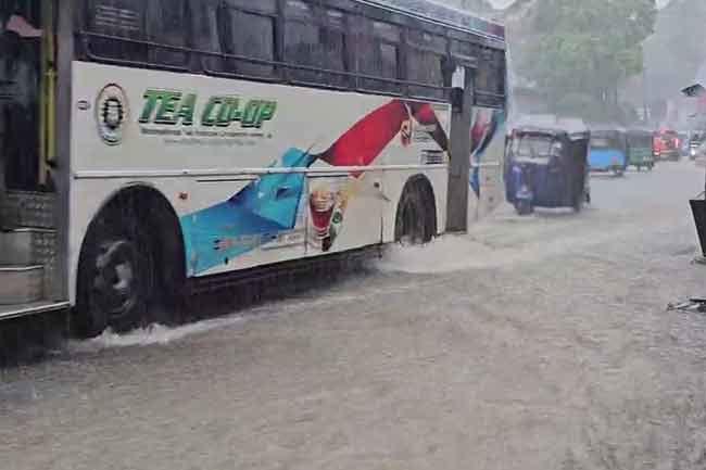 Several roads in Galle submerged due to heavy rains