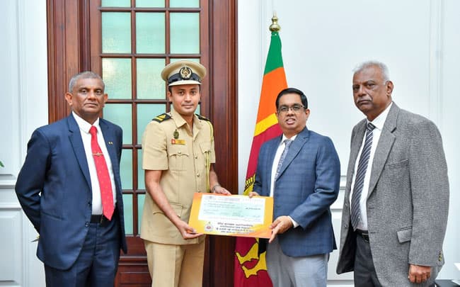 CSD members donate day’s salary to ‘Rebuilding Sri Lanka’ Fund