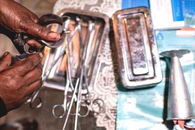 Doctor arrested after raid at abortion clinic in Beruwala