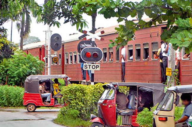 Traffic disruptions expected due to railway crossing repairs on Kelani Valley Line