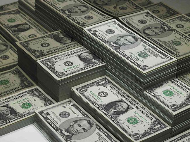Government spending lifts global debt to a record $348 trillion in 2025, says IIF