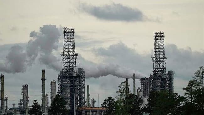 Oil prices jump and shares fall as conflict escalates