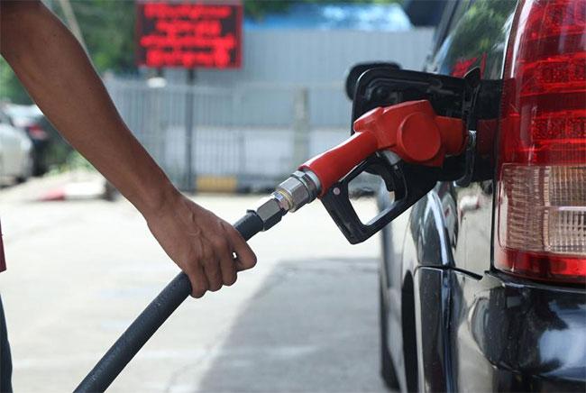 Gas and oil prices soar and shares tumble as crucial shipping lane threatened
