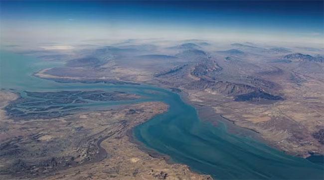 UAE tugboat sank in Strait of Hormuz; 3 Indonesians missing