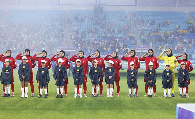 Donald Trump says he will grant asylum for Iranian women’s soccer players if Australia does not