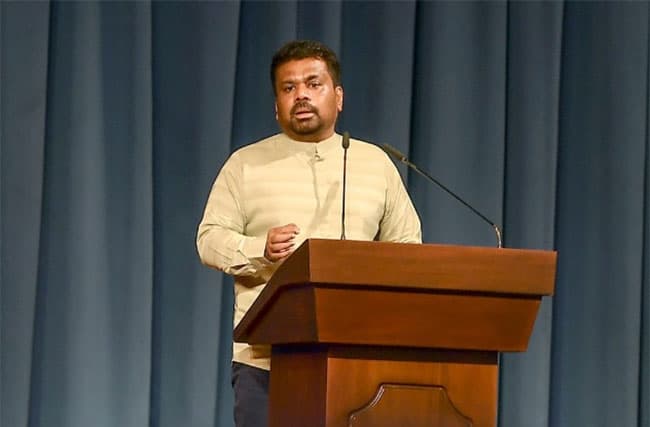 President pledges to introduce national policy to upgrade Sri Lanka’s public transport system