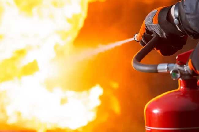 Fire breaks out at residence in Pannipitiya