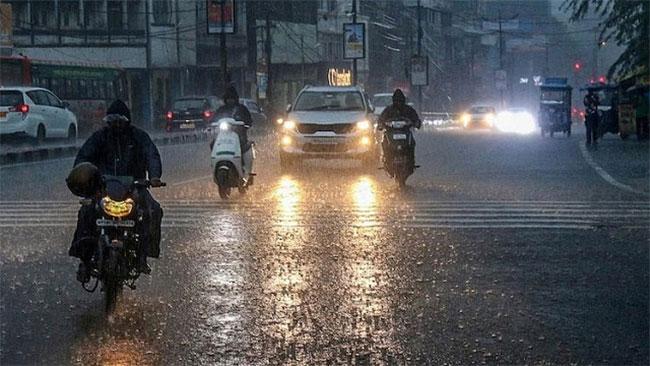 Showers expected in several districts today