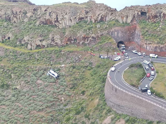 One dead, 27 injured as bus carrying British tourists crashes in Spain’s La Gomera