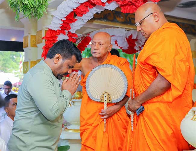 President participates in New Year oil anointing ceremony in Kandy