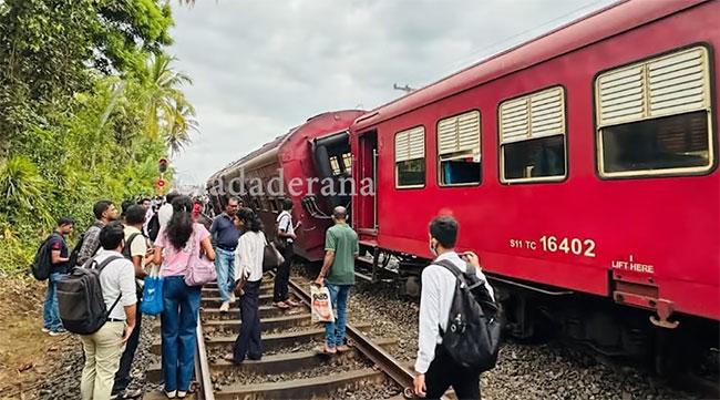 Office train services to continue despite ‘Sagarika’ derailment in Wadduwa - SLR