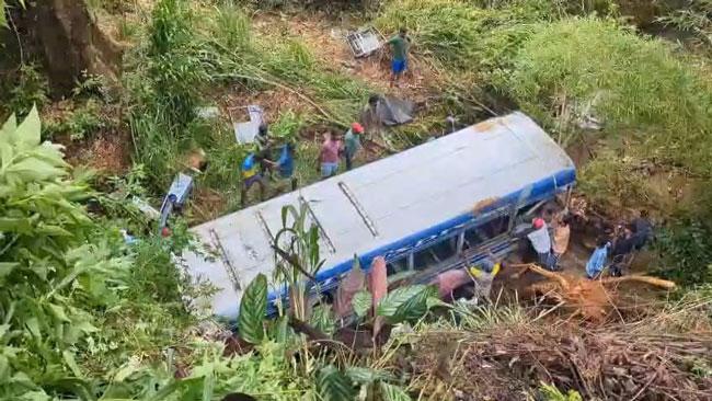 Around 20 injured after bus plunges into precipice in Hatton