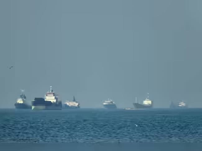 US and UAE report Iran attacks as military pushes to reopen Strait of Hormuz