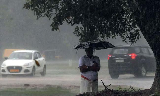 Low-level atmospheric disturbance likely to develop near Sri Lanka