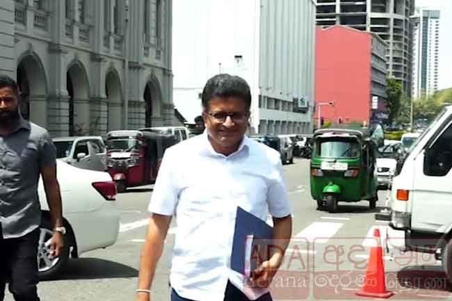 Udaya Gammanpila appears before TID to record statement