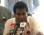VIDEO: Bash heads on a rock instead of coconuts, Mervyn advises