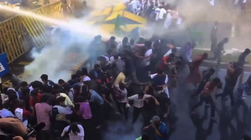 Tear gas used on IUSF protest against SAITM