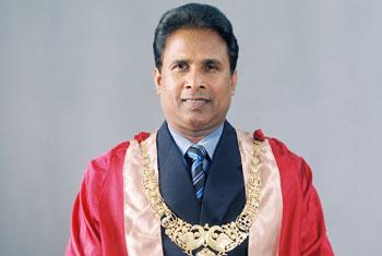 VIDEO: Reinstate Methsiri De Silva as Galle Mayor – Court orders