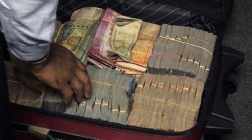 Three customs officials nabbed while accepting largest ever bribe of Rs. 125m