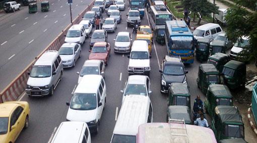 4765 motorists in violation of the traffic lane rule