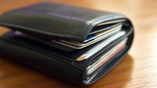 Chief Inspector arrested for stealing wallet at bank