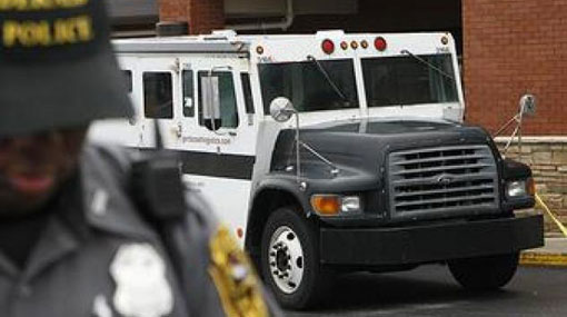 Lankan flees with KD 60,000 from armored car