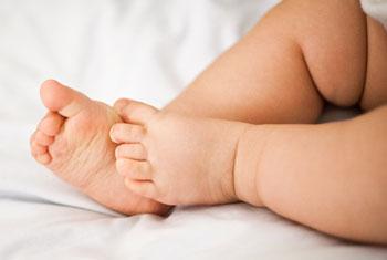 VIDEO: Father kills his infant daughter in Beruwala