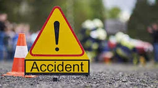 Three-wheeler falls into canal - 1 dead, 2 missing, 3 injured