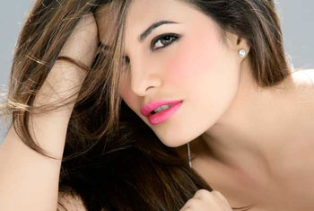 Jacqueline set for Hollywood outing?