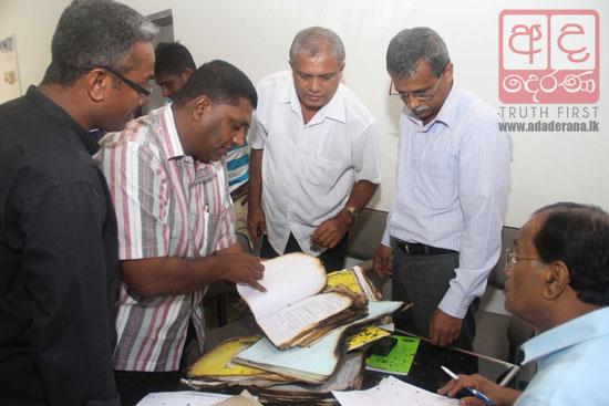 Colombo Mayor orders probe into ‘burnt’ documents