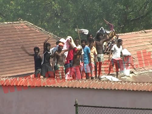 All prisoners injured below the knee - sources