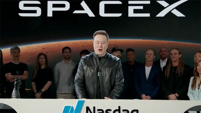 Elon Musk becomes the world's first trillionaire with SpaceX's IPO