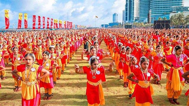 4,988 Bharatanatyam dancers set new world record at Galle Face Green