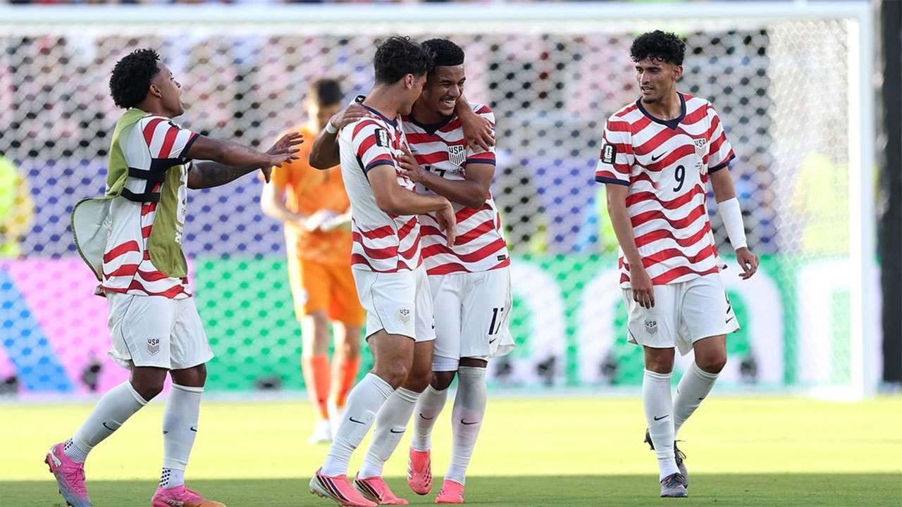US beats Bosnia-Herzegovina 2-0 to advance to World Cup Round of 16
