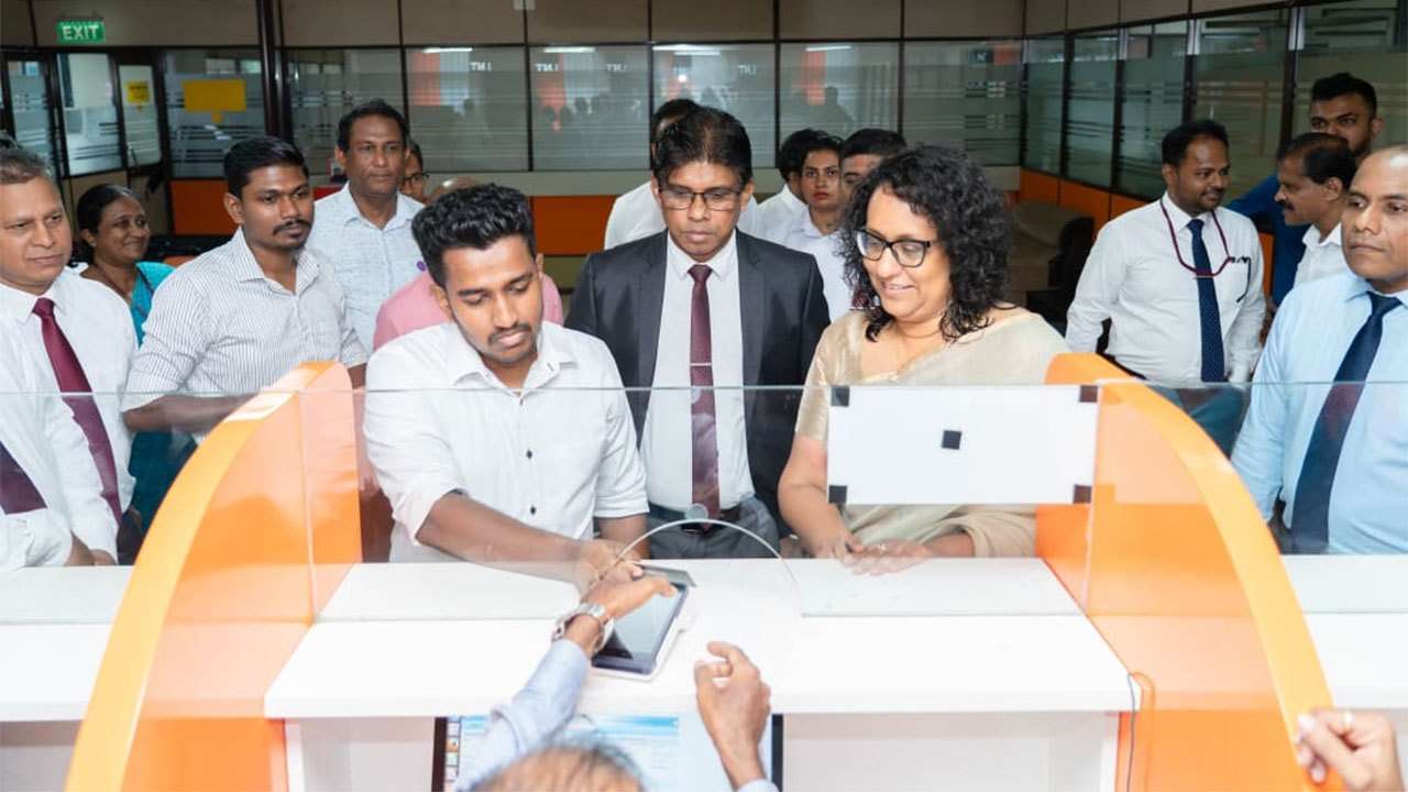 Card payment facilities introduced at all Divisional Secretariats in Colombo District