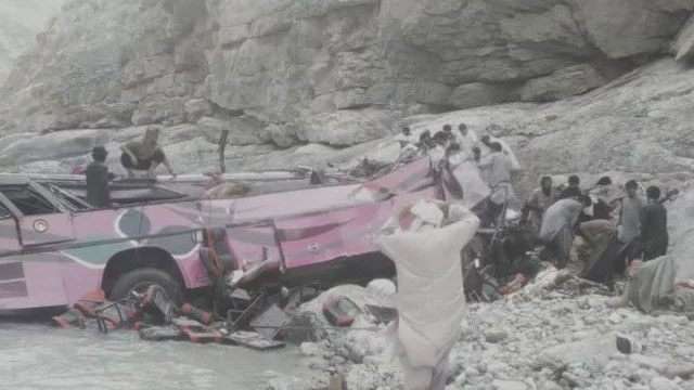 40 killed, 8 injured after bus falls into ditch in southwest Pakistan