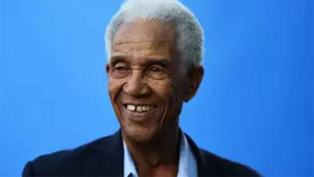 Sir Garfield Sobers, cricket's greatest all-rounders, dies at 89