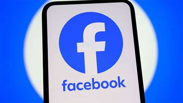 Facebook down as users hit with site unavailable message