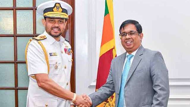 New Navy Commander meets Presidential Secretary