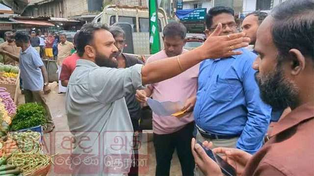 Traders protest as Hatton-Dickoya UC removes illegal structures blocking walkways