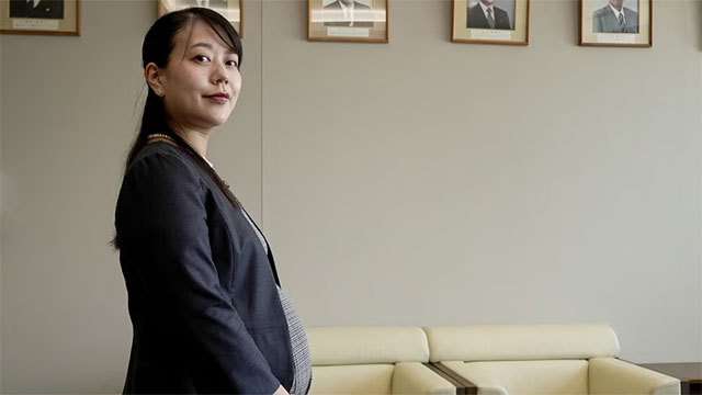 Japanese mayor makes history with maternity leave that caused a stir