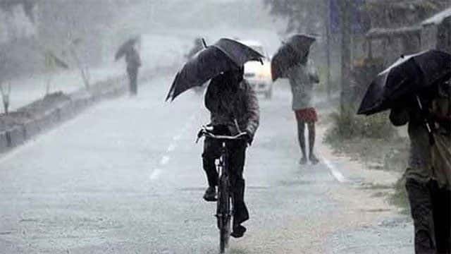 Heavy showers above 100 mm predicted for several areas tomorrow