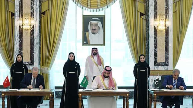 Saudi Arabia, Turkey, Pakistan sign joint defence pact amid regional turmoil