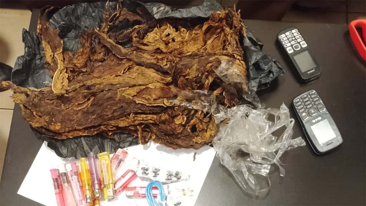 2 arrested trying to throw parcels with drugs, contraband into Magazine Prison