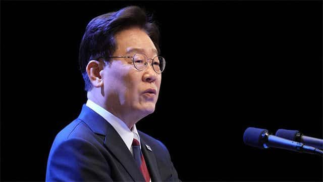 South Korea president proposes talks with North to formally end Korean War