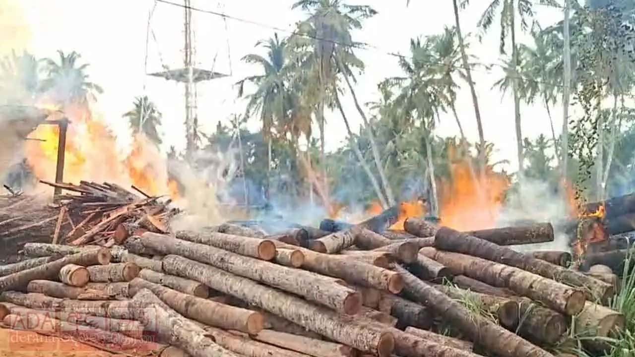 Fire breaks out at coconut timber products factory in Madampe